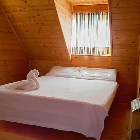 Camping Arc De Bará Camping&bungalows *
